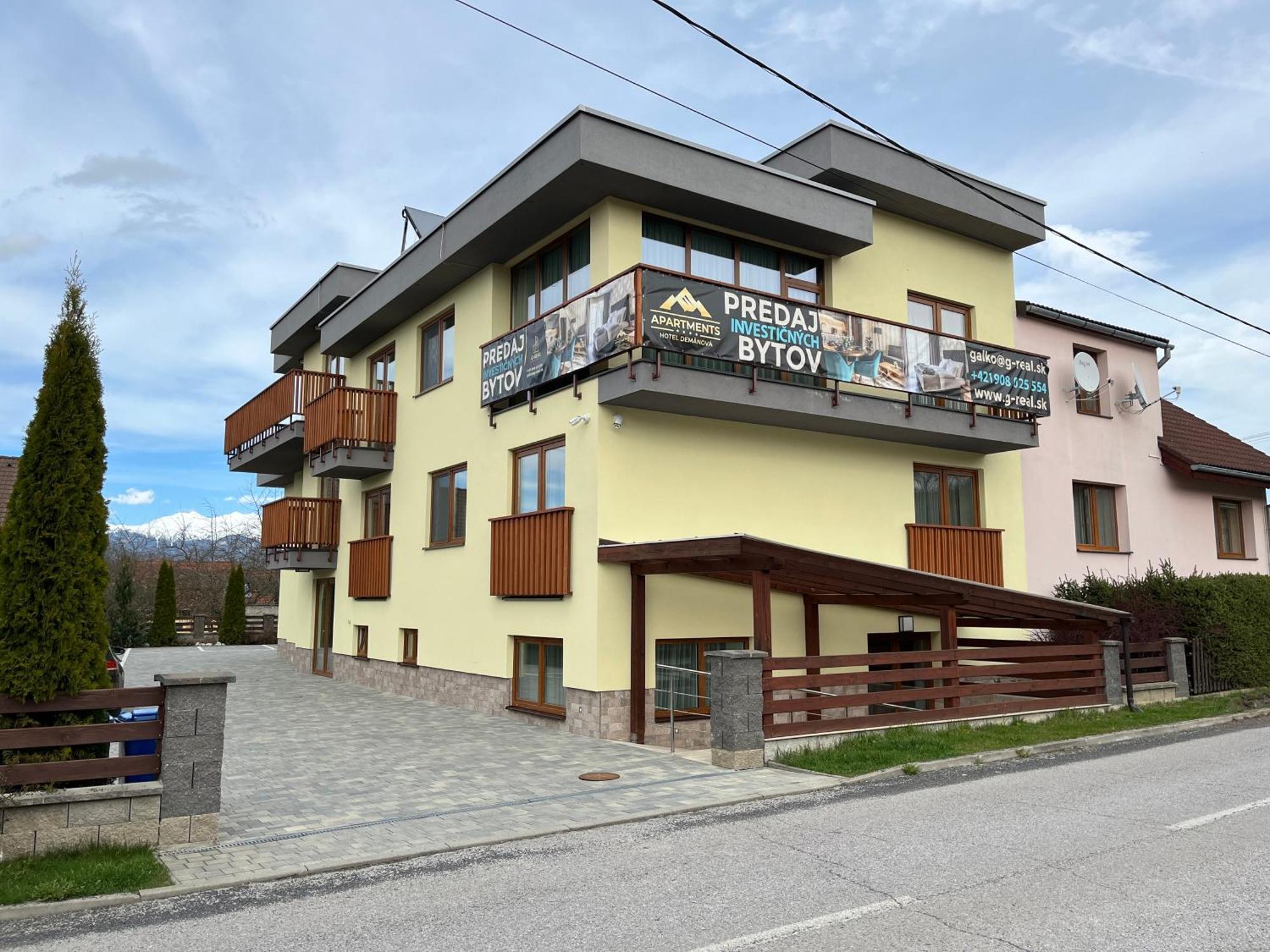 Hotel Demanova Apartments - Dependance Liptovsky Mikulas Bagian luar foto